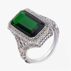 Pierścionek srebrny z ażurową oprawą i prostokątnym zielonym kryształem