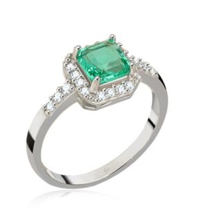 Pierścionek srebrny próby 925, ozdobiony efektowną zieloną cyrkonią