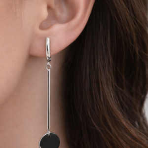 Kolczyki srebrne 925 wiszące z minimalistyczną zawieszką