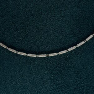 Srebrny łańcuszek kostkowy diamentowany